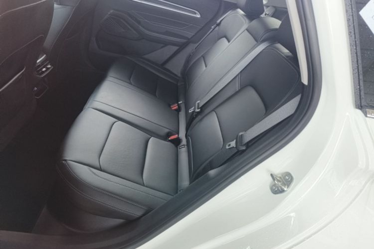 GEELY Emgrand 2025 car image #16