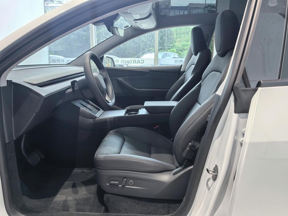 Tesla Model Y 2026 #11 Tesla Model Y 2026 immagine di auto #11