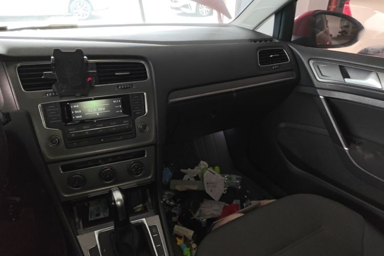 Volkswagen Golf 2015 car image #13