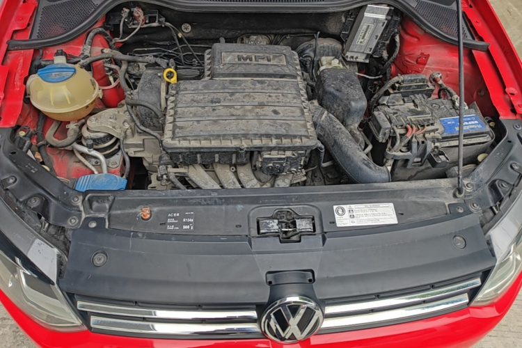 Volkswagen Polo 2015 car image #20