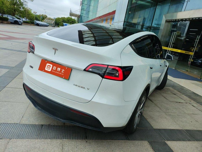 Tesla Model Y 2022 #7 Tesla Model Y 2022 car image #7