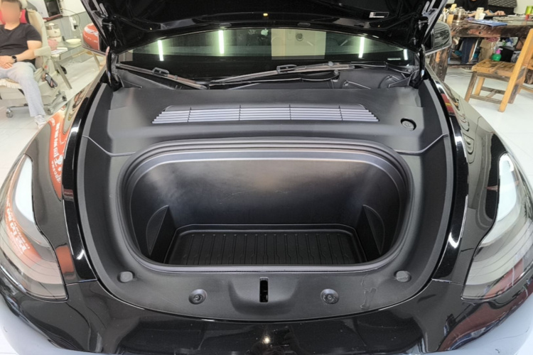 Tesla Model Y 2021 #20 Tesla Model Y 2021 car image #20