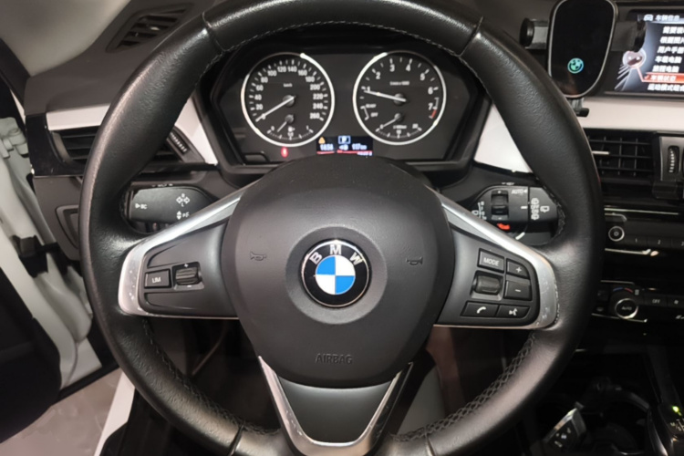 BMW X1 2017 #15 BMW X1 2017 immagine di auto #15