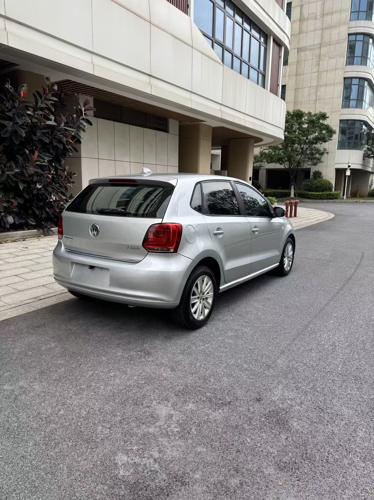 Volkswagen Polo 2013 car image #9