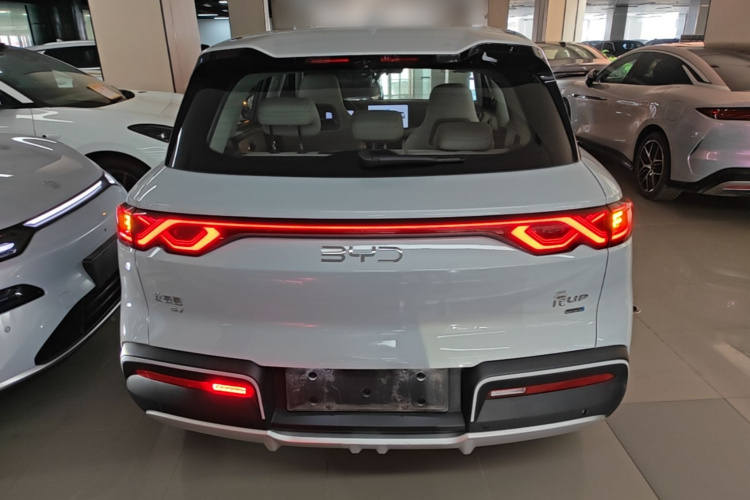 BYD YuanUP 2025 #4 BYD YuanUP 2025 car image #4