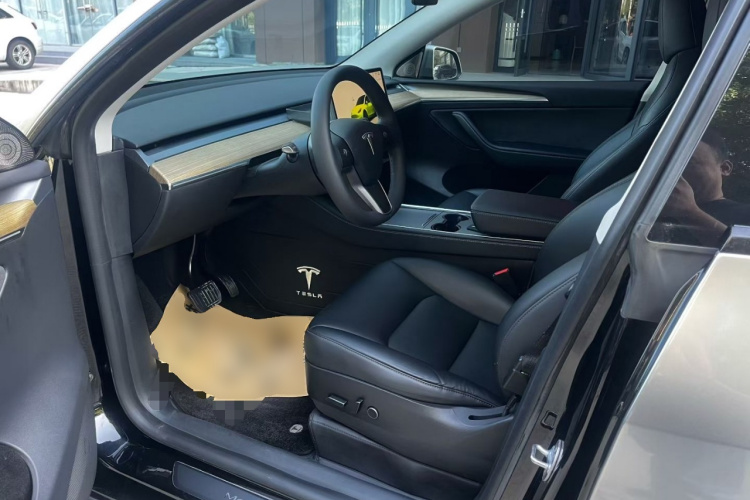 Tesla Model Y 2022 #16 Tesla Model Y 2022 car image #16