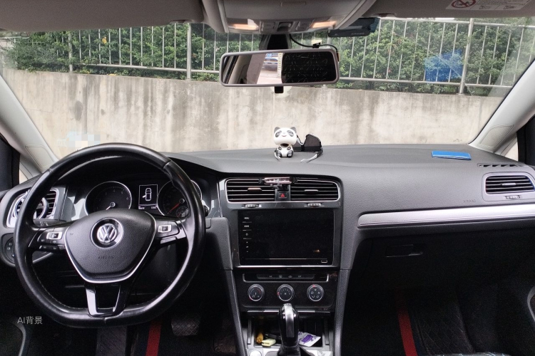 Volkswagen Golf 2020 car image #11