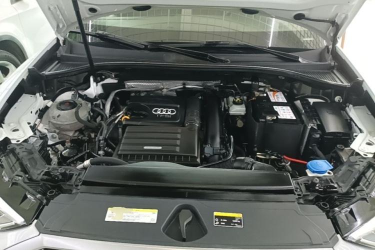 Audi Q3 2020 car image #22