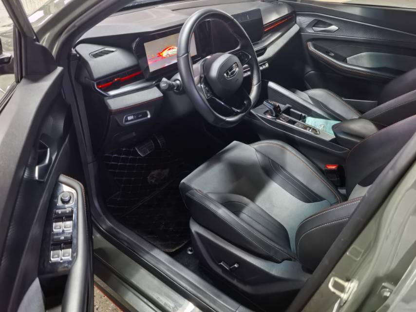 2022 car image #4