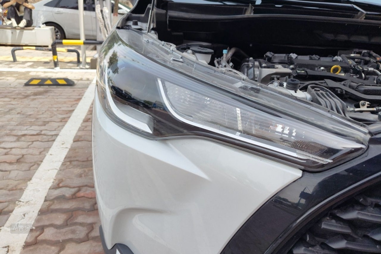 Toyota Corolla Cross 2023 immagine di auto #8