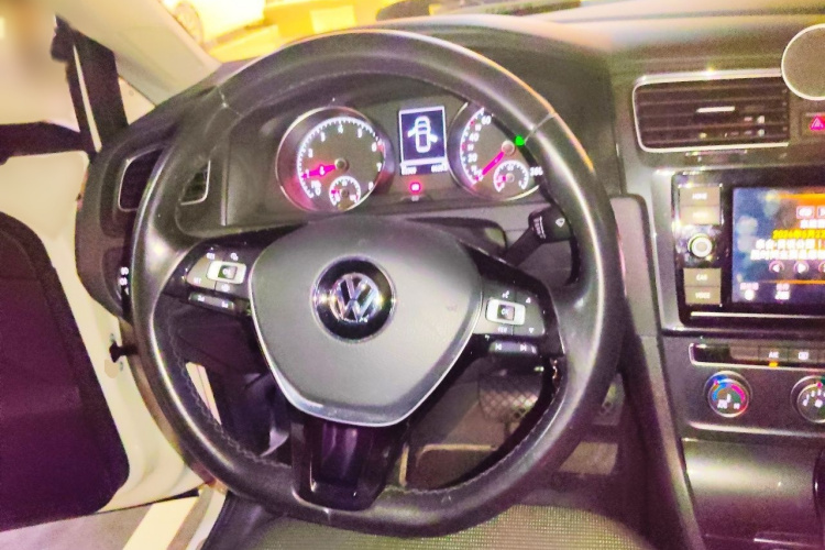 Volkswagen Golf 2019 #15 Volkswagen Golf 2019 car image #15