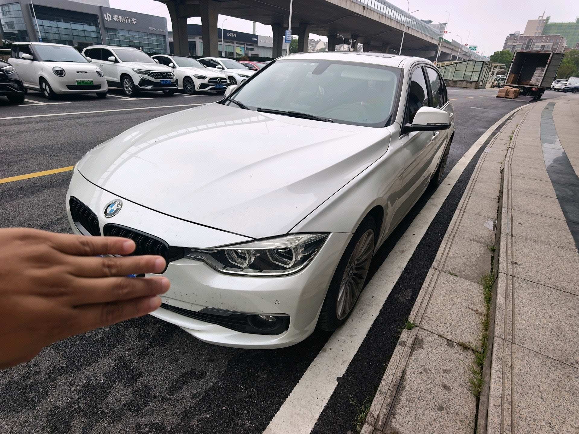 BMW 3 Series 2017 BMW 3 Series 2017 car image