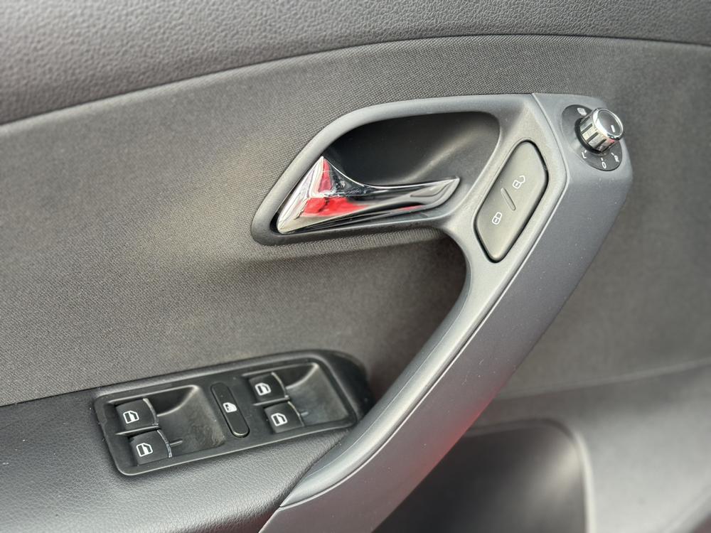 Volkswagen Polo 2014 car image #22