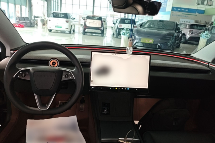 Tesla Model 3 2024 car image #10