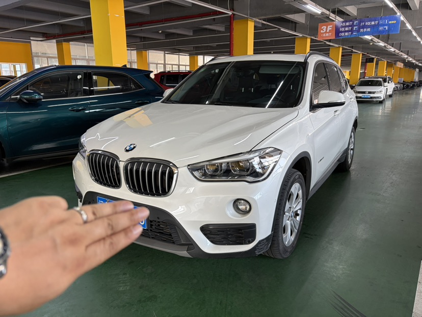 BMW X1 2017 BMW X1 2017 car image