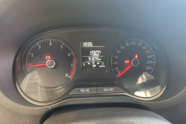 Volkswagen Polo 2019 car image #12