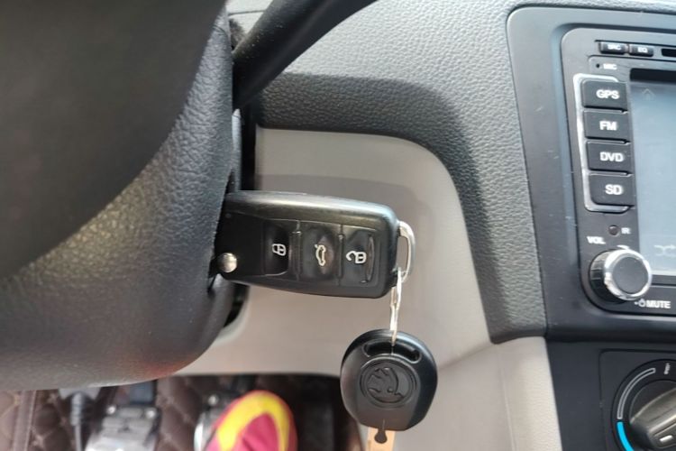 Skoda Rapid 2016 image de voiture #9