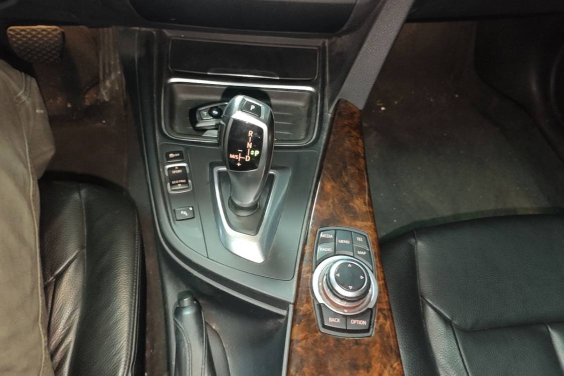 BMW 3 Series 2013 car image #28