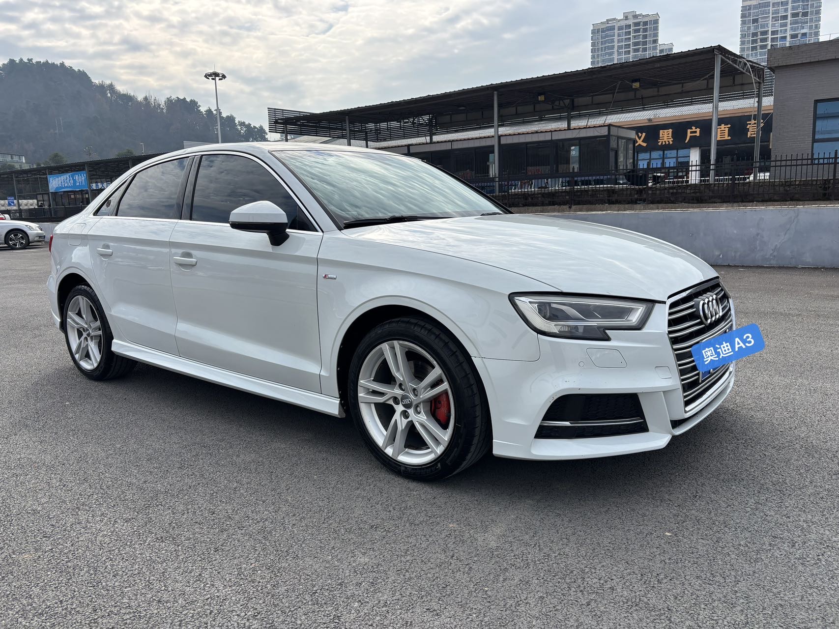 Audi A3 2019 car image #3