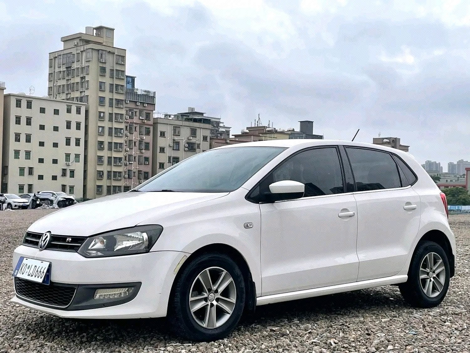 Volkswagen Polo 2013 car image 