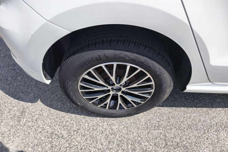Volkswagen Polo 2018 car image #10