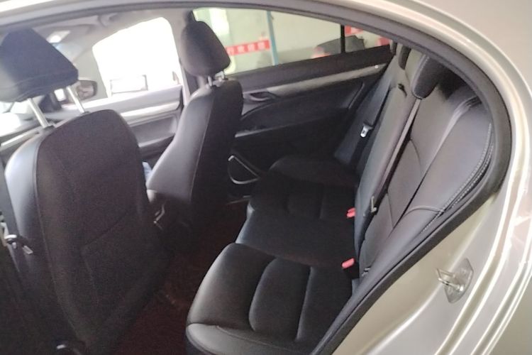 GEELY Emgrand 2019 #17 GEELY Emgrand 2019 car image #17