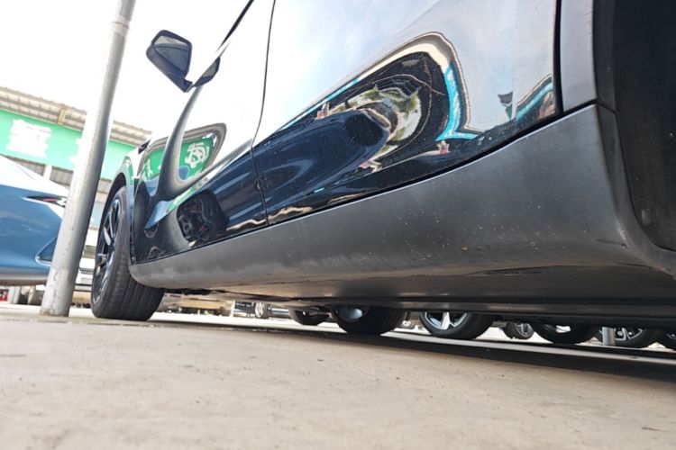 Tesla Model Y 2021 car image #27