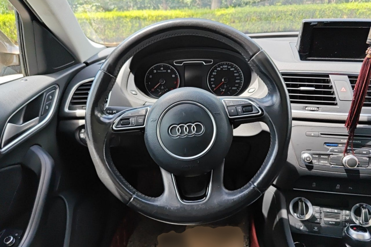 Audi Q3 2015 #11 Audi Q3 2015 car image #11