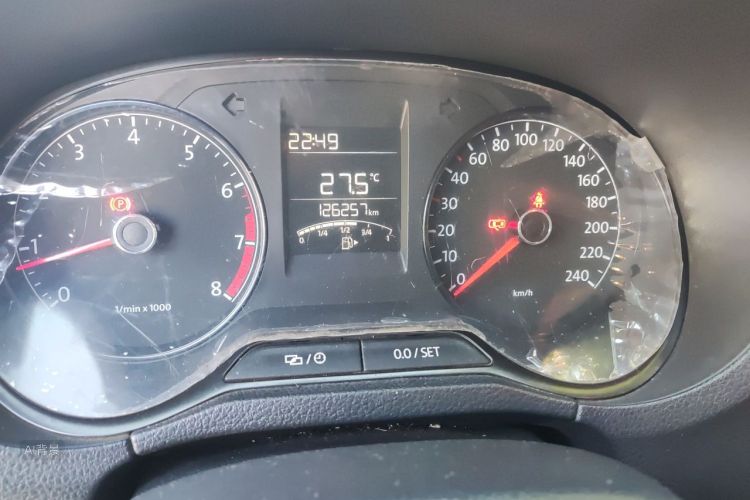 Volkswagen Polo 2015 car image #14