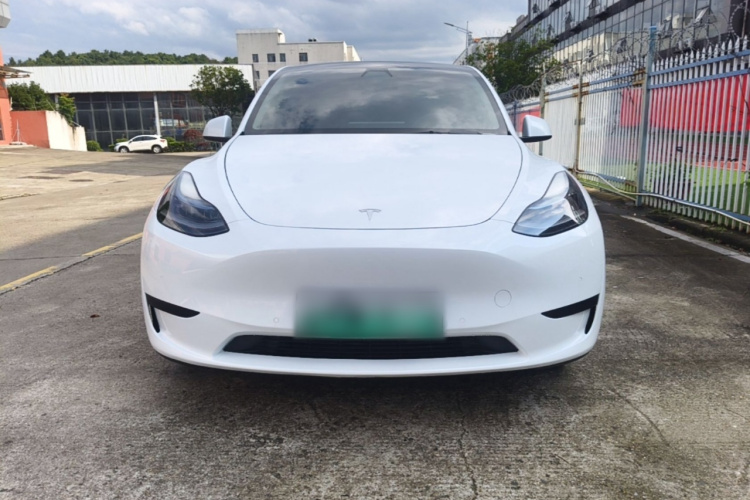 Tesla Model Y 2022 car image #3