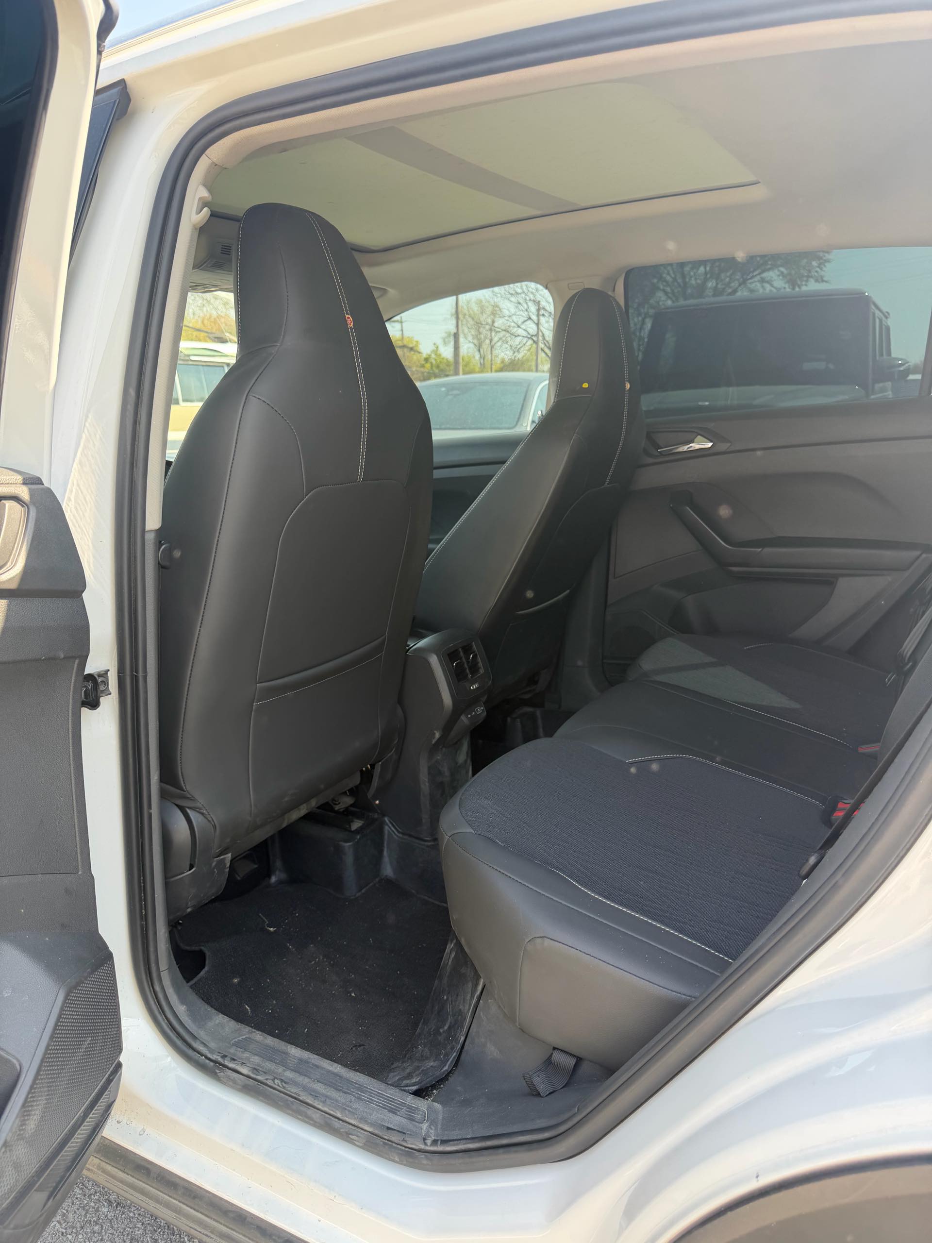 Volkswagen T-Cross 2021 immagine di auto #4