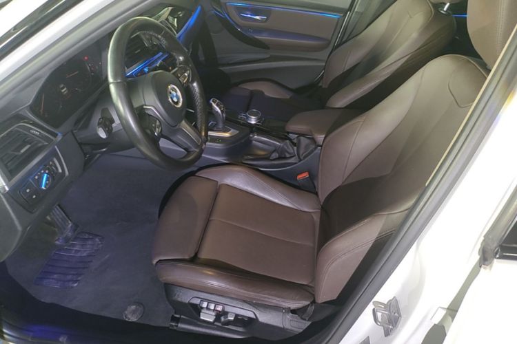 BMW 3 Series 2018 #19 BMW 3 Series 2018 car image #19