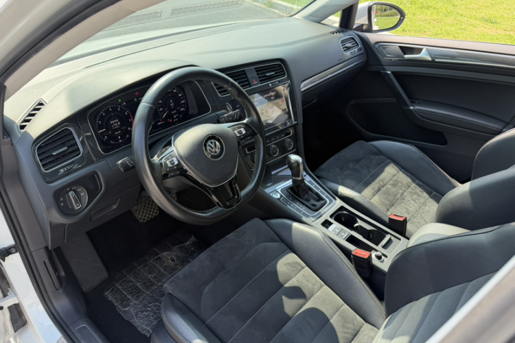 Volkswagen Golf 2020 #16 Volkswagen Golf 2020 car image #16