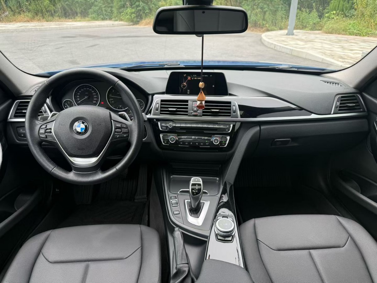 BMW 3 Series 2017 car image #3