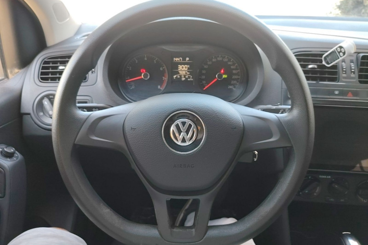 Volkswagen Polo 2019 car image #15