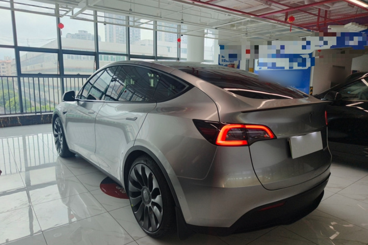 Tesla Model Y 2022 #5 Tesla Model Y 2022 car image #5