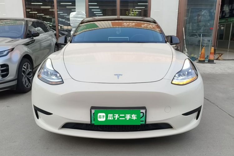 Tesla Model Y 2023 #3 Tesla Model Y 2023 car image #3