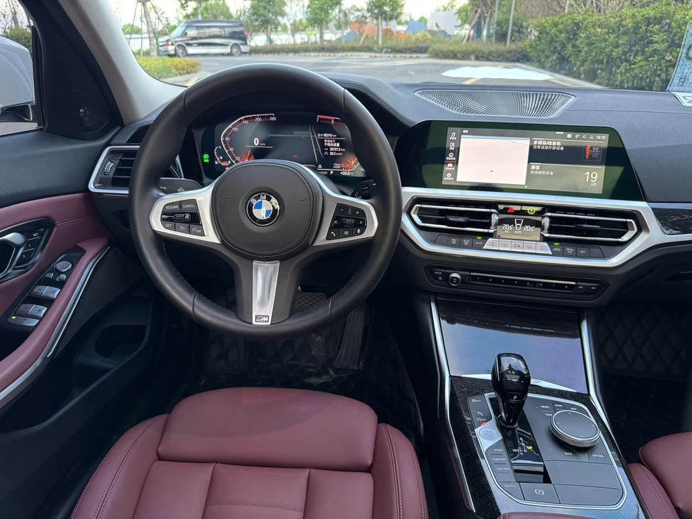 BMW 3 Series 2019 #11 BMW 3 Series 2019 car image #11