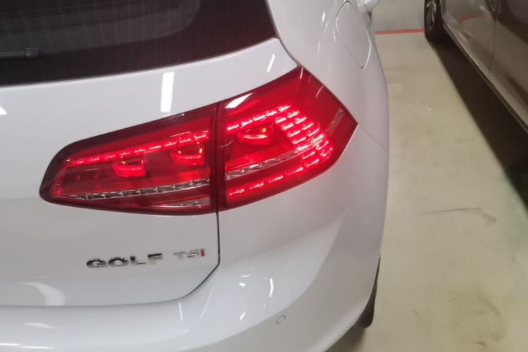 Volkswagen Golf 2015 car image #8
