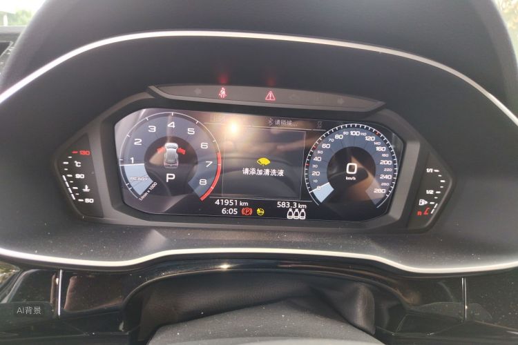 Audi Q3 2021 car image #13