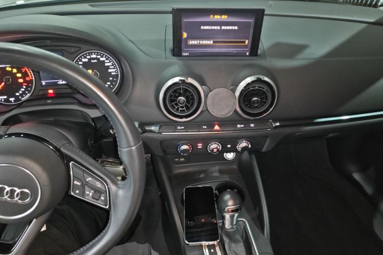 Audi A3 2019 car image #13