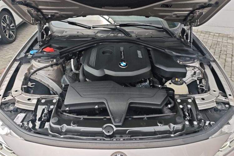 BMW 3 Series 2018 #20 BMW 3 Series 2018 car image #20