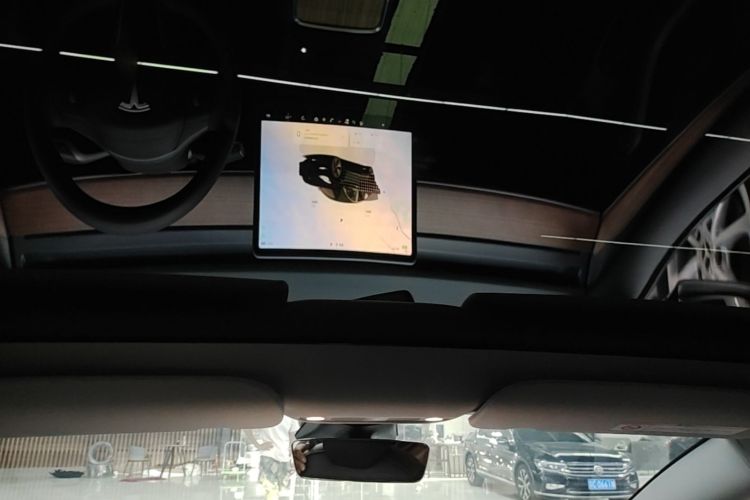 Tesla Model 3 2022 car image #18