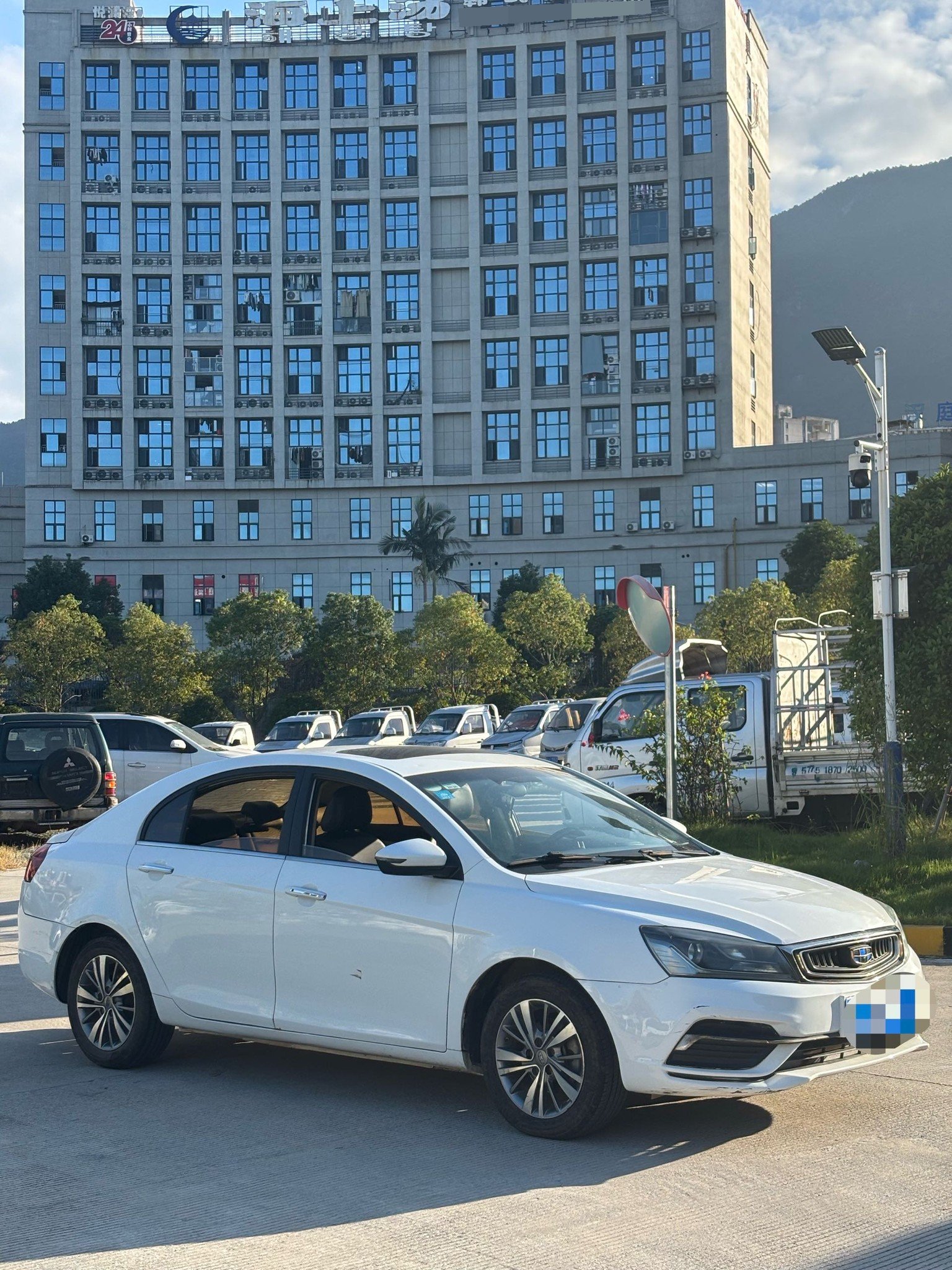 GEELY Emgrand 2018 #3 GEELY Emgrand 2018 immagine di auto #3