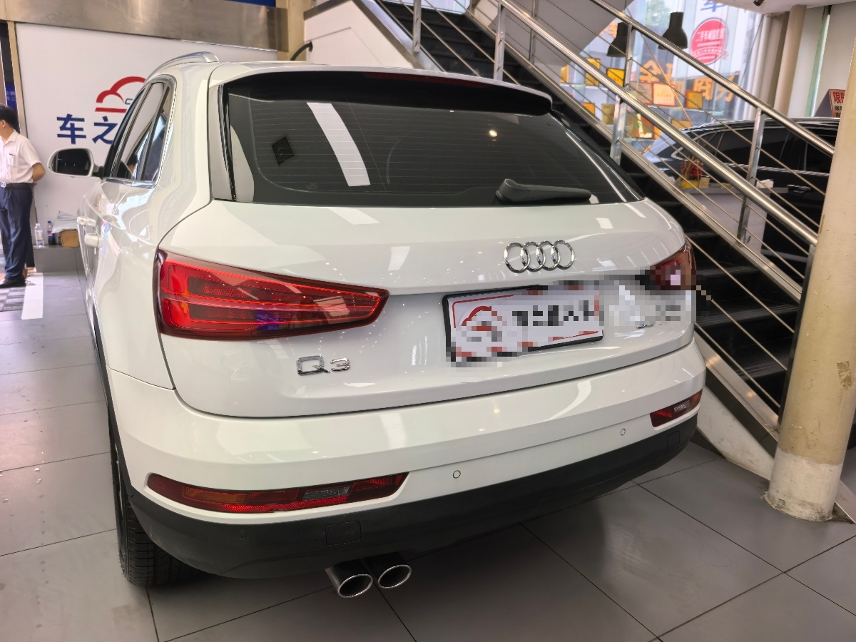 Audi Q3 2019 car image #5