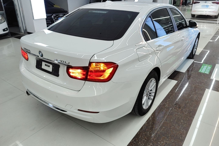 BMW 3 Series 2015 #5 BMW 3 Series 2015 car image #5