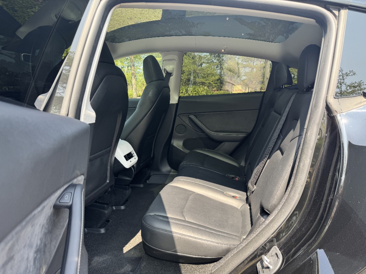 Tesla Model Y 2024 #5 Tesla Model Y 2024 car image #5