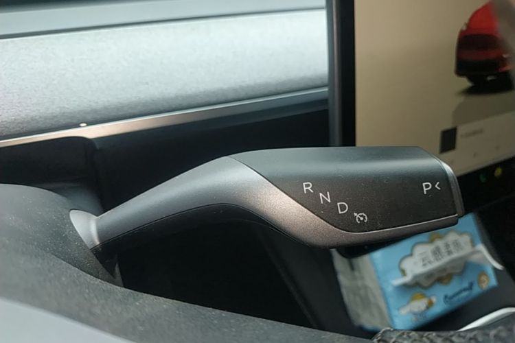 Tesla Model Y 2024 #18 Tesla Model Y 2024 car image #18