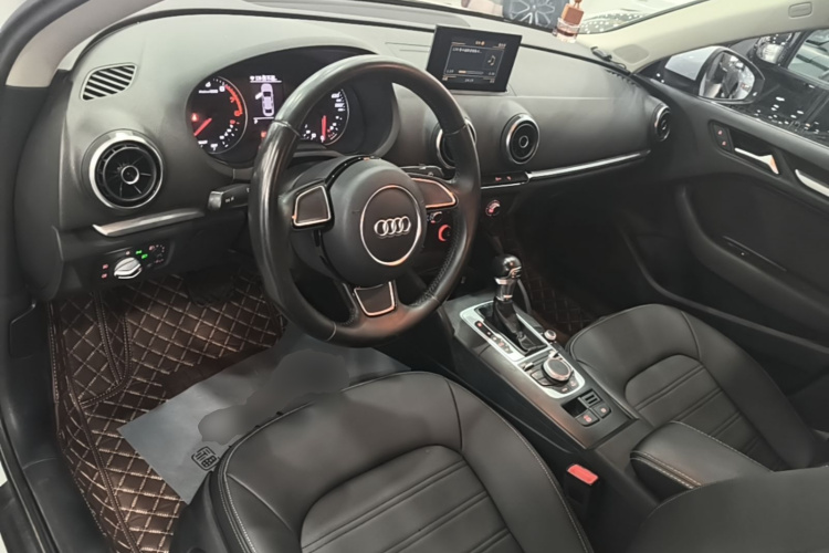 Audi A3 2017 car image #11