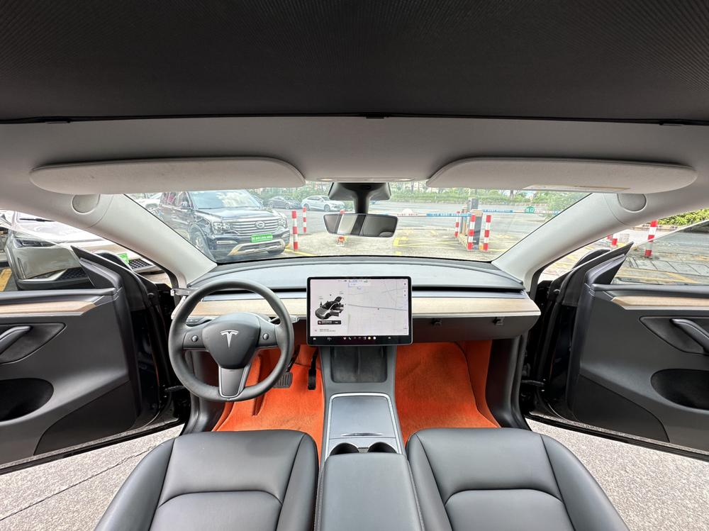 Tesla Model Y 2021 car image #13